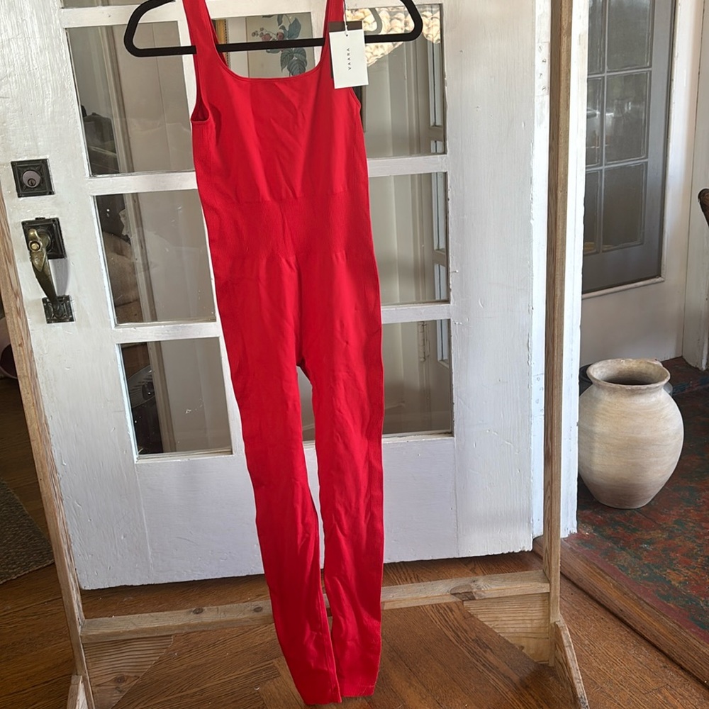 VAARA eco seamless unibody red size small nwt